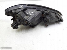 Load image into Gallery viewer, Frontscheinwerfer Toyota Avensis Verso Links Scheinwerfer Headlight SCH8810224299en