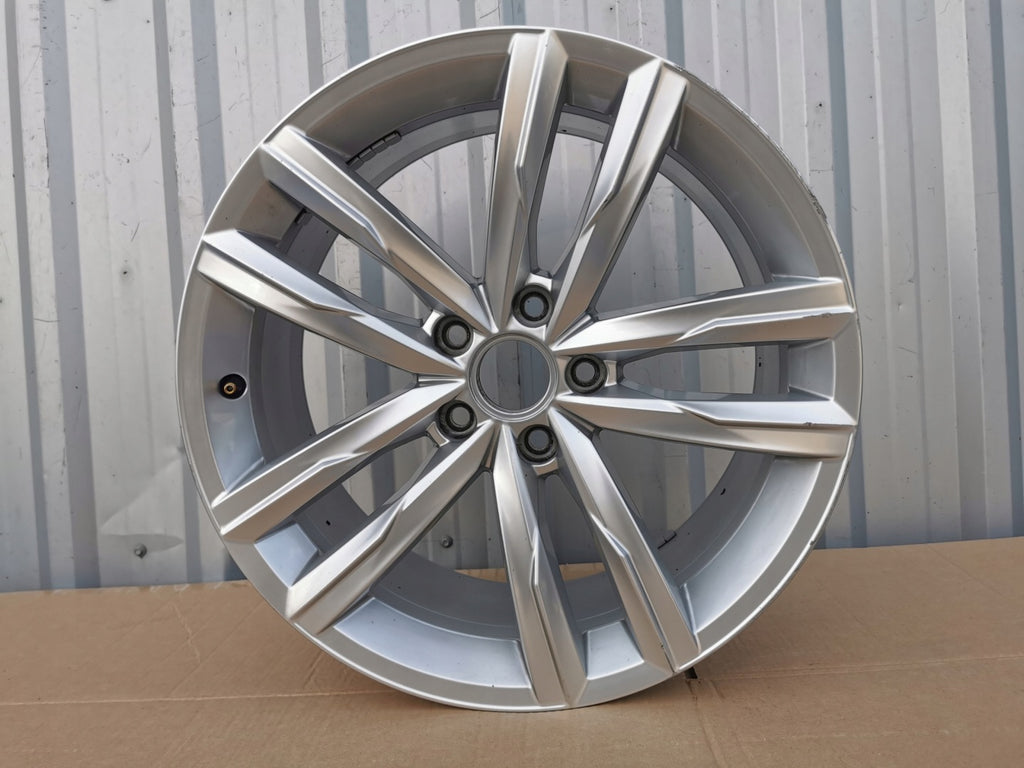 1x Alufelge 18 Zoll 8.0" 5x112 44ET Glanz Silber 3G0601025H VW Passat B8 FEL8716927484wg