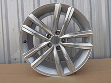 Load image into Gallery viewer, 1x Alufelge 18 Zoll 8.0" 5x112 44ET Glanz Silber 3G0601025H VW Passat B8 FEL8716927484wg