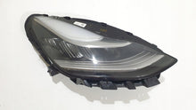 Laden Sie das Bild in den Galerie-Viewer, Frontscheinwerfer Tesla 3 1077376-00-C LED Rechts Scheinwerfer Headlight