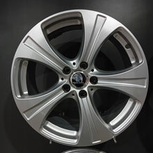 Laden Sie das Bild in den Galerie-Viewer, 4x Alufelge 18 Zoll 8.0" 5x112 38ET Glanz Silber Mercedes-Benz Superb Iii FEL2768506020wm