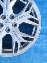 Laden Sie das Bild in den Galerie-Viewer, 1x Alufelge 18 Zoll 7.0" 5x114.3 38ET MZ315060 Mercedes-Benz Outlander I FEL5382009635ro