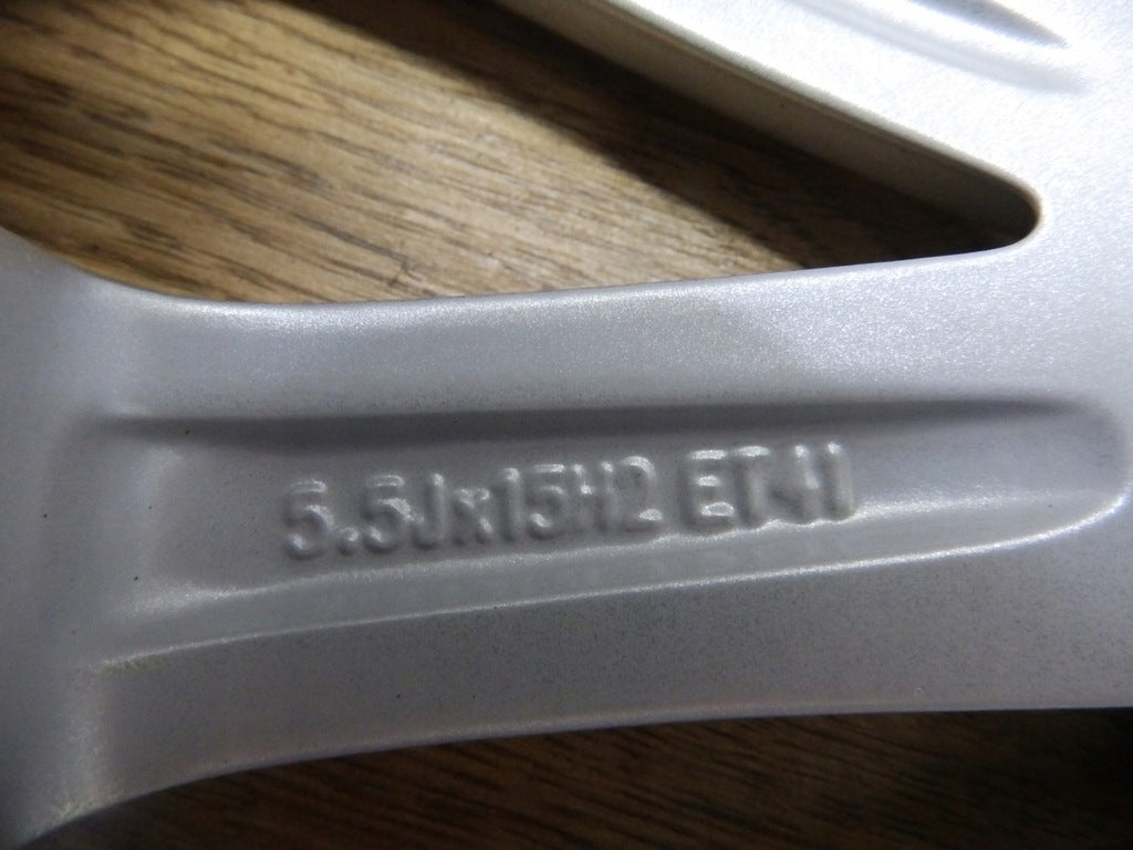 1x Alufelge 15 Zoll 5.5" 4x100 41ET Glanz Silber 1S0601025S VW Up Rim Wheel FEL4618112190zq