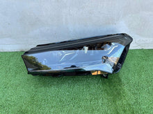 Laden Sie das Bild in den Galerie-Viewer, Frontscheinwerfer Skoda Enyaq 5LB941015A Full LED Links Scheinwerfer Headlight