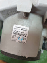 Load image into Gallery viewer, Frontscheinwerfer Volvo 89209031 90017084 Links Scheinwerfer Headlight SCH7409533914xs