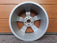 Laden Sie das Bild in den Galerie-Viewer, 1x Alufelge 18 Zoll 8.0" 5x112 39ET Glanz Silber 4K0601025D Audi A6 C8 Rim Wheel FEL8776547430db