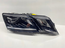 Laden Sie das Bild in den Galerie-Viewer, Frontscheinwerfer Skoda Octavia III 5E1941016F Rechts Scheinwerfer Headlight SCH6061527649te