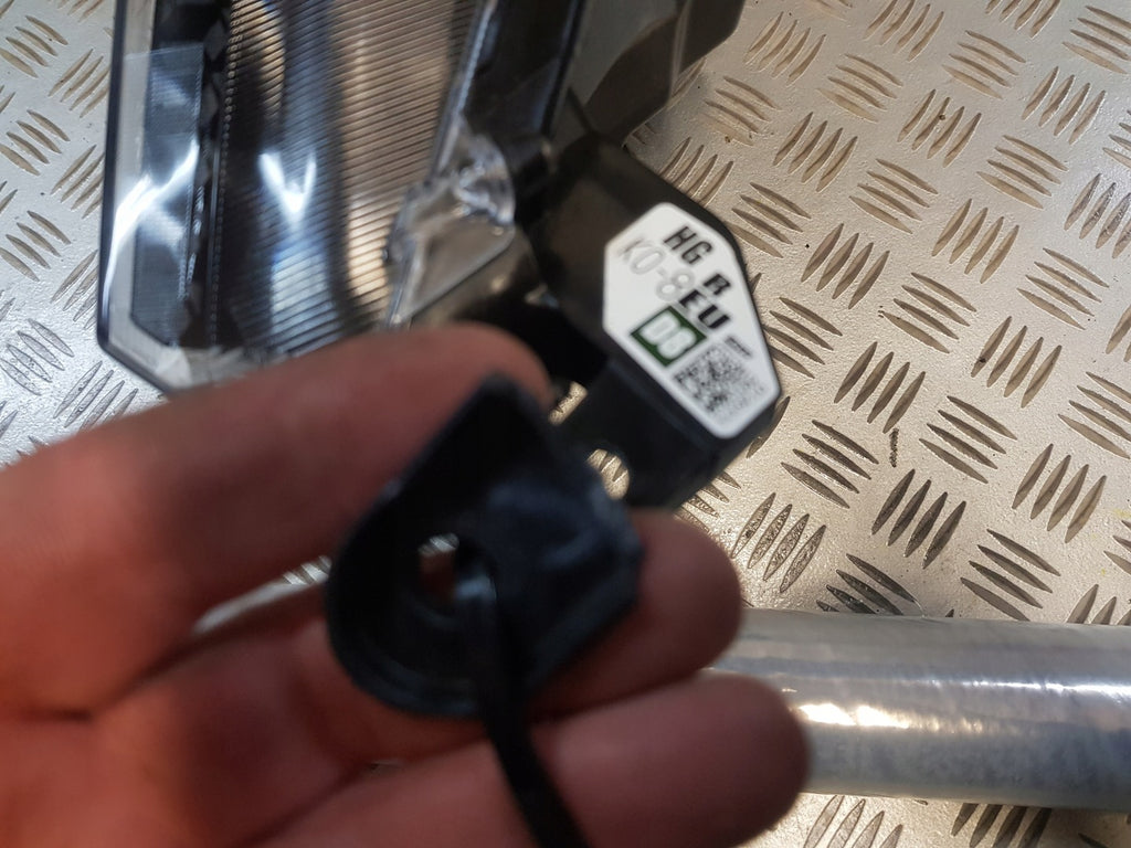 Frontscheinwerfer Toyota 4 Yaris Full LED Rechts Scheinwerfer Headlight