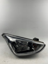 Load image into Gallery viewer, Frontscheinwerfer Hyundai I10 92102B9000 Rechts Scheinwerfer Headlight SCH7904870138bi