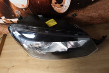 Laden Sie das Bild in den Galerie-Viewer, Frontscheinwerfer Skoda Yeti 34963495 Xenon Ein Stück (Rechts oder Links)