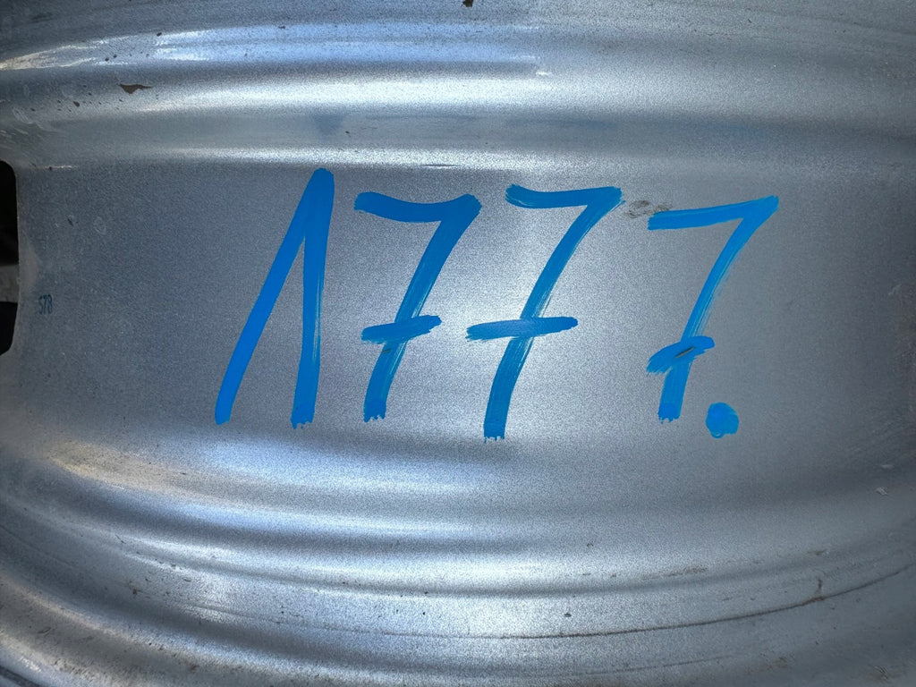 1x Alufelge 15 Zoll 5.0" 4x100 39ET Glanz Silber HL49431BM Toyota Yaris FEL7113577703wq