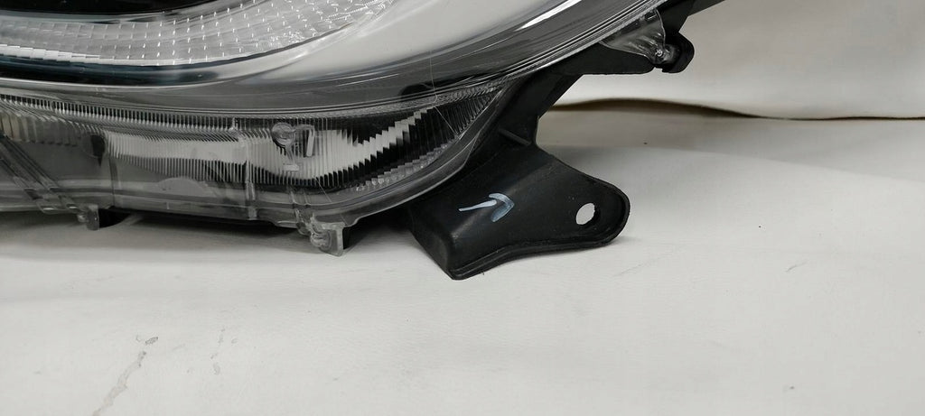 Frontscheinwerfer Toyota 4 Yaris EUKO-8 LED Links Scheinwerfer Headlight SCH2889905652ie