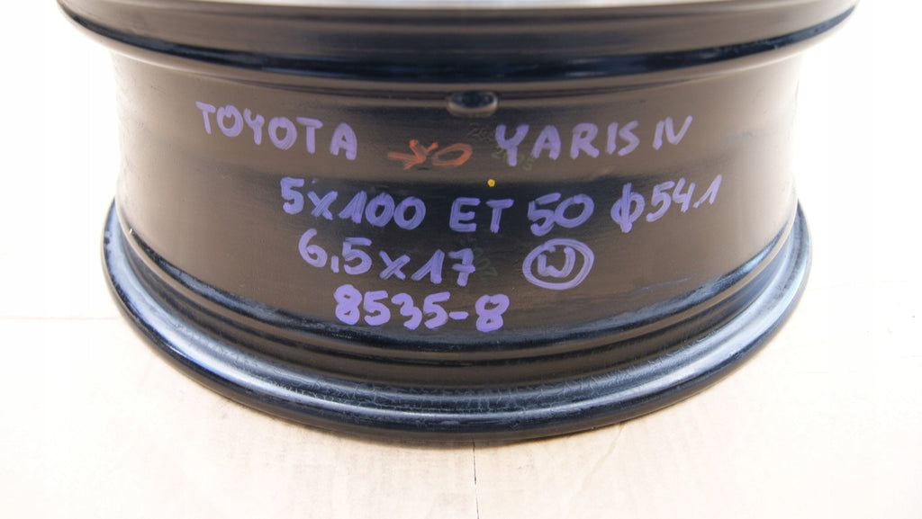 1x Alufelge 17 Zoll 6.5" 5x100 50ET Glanz 8535-8 Toyota Yaris Rim Wheel