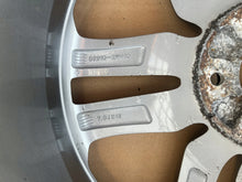 Load image into Gallery viewer, 1x Alufelge 19 Zoll 7.5&quot; 5x114.3 Glanz 52910-2W410 Hyundai Tucson Santa Fe