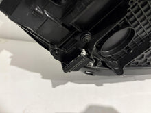 Laden Sie das Bild in den Galerie-Viewer, Frontscheinwerfer Kia Sportage IV Ein Stück (Rechts oder Links) Headlight SCH8784122466pp
