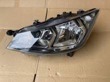 Laden Sie das Bild in den Galerie-Viewer, Frontscheinwerfer Seat Ibiza I V 6F1941005B Ein Stück (Rechts oder Links)