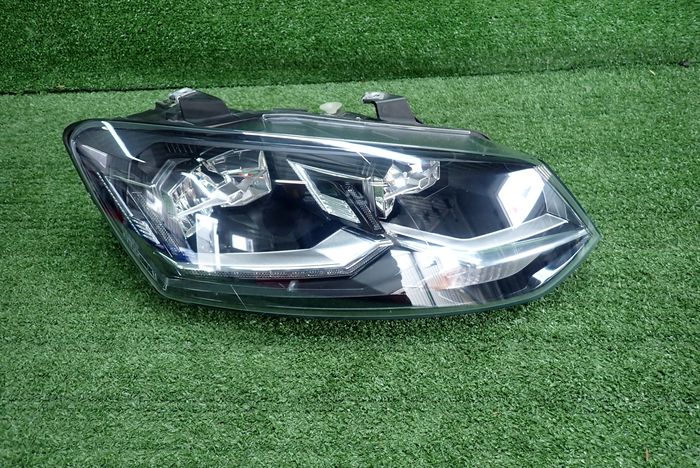 Frontscheinwerfer VW Polo 6C1941036 Rechts Scheinwerfer Headlight SCH9253108037ox