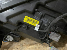 Laden Sie das Bild in den Galerie-Viewer, Frontscheinwerfer Mitsubishi Outlander III ECM921-22A10 8301C8-63 LED Links