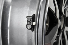 Laden Sie das Bild in den Galerie-Viewer, 1x Alufelge 18 Zoll 7.0" 5x114.3 40ET Glanz Mg Rim Wheel FEL9480252636hc