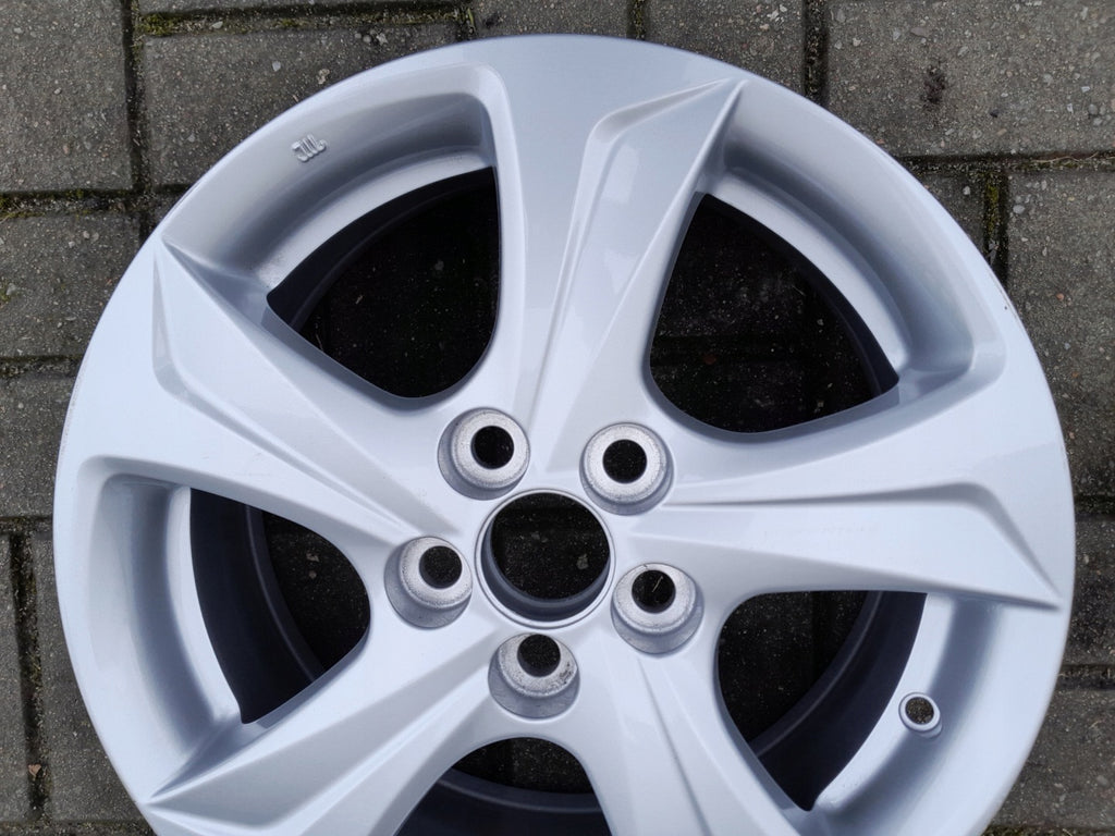 1x Alufelge 15 Zoll 6.0" 5x114.3 45ET Glanz Silber PW457-0D002 Toyota Yaris FEL4833253772hg