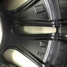 Laden Sie das Bild in den Galerie-Viewer, 1x Alufelge 16 Zoll 6.5&quot; 5x112 44ET A1774010000 Mercedes-Benz Rim Wheel