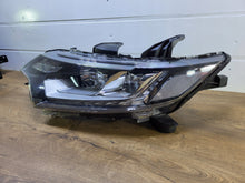 Laden Sie das Bild in den Galerie-Viewer, Frontscheinwerfer Mitsubishi Outlander ECM921-21C10 Links Scheinwerfer Headlight SCH6163718746ms