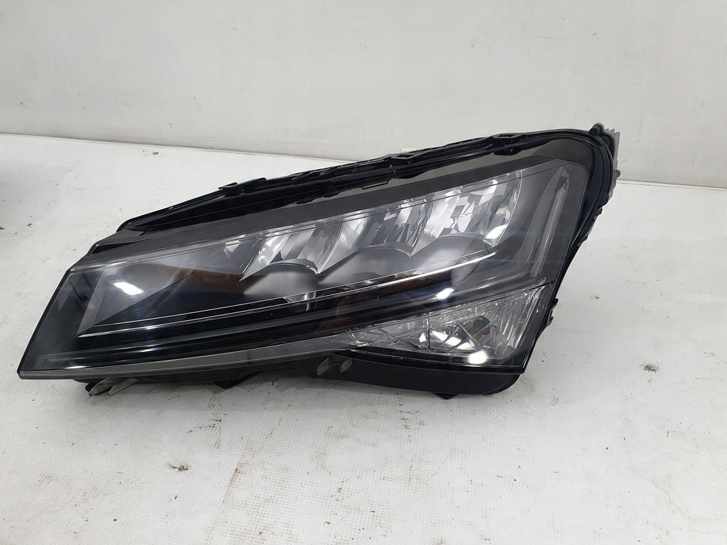 Frontscheinwerfer Skoda Superb III 3V1941015C LED Links Scheinwerfer Headlight