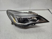 Laden Sie das Bild in den Galerie-Viewer, Frontscheinwerfer Opel Astra K 39111144 Rechts Scheinwerfer Headlight SCH5789002046ze