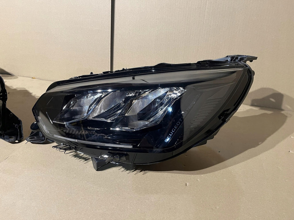 Frontscheinwerfer Peugeot 2008 208 II LED Ein Stück (Rechts oder Links)