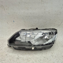 Laden Sie das Bild in den Galerie-Viewer, Frontscheinwerfer Skoda Rapid 5JB941015 Links Scheinwerfer Headlight SCH2219598401xo