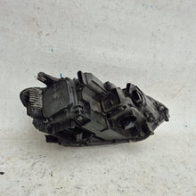 Laden Sie das Bild in den Galerie-Viewer, Frontscheinwerfer VW Touran 5TB941081A Full LED Ein Stück (Rechts oder Links)