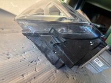 Laden Sie das Bild in den Galerie-Viewer, Frontscheinwerfer Seat Ateca 576941007F Full LED Ein Stück (Rechts oder Links)