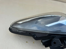 Load image into Gallery viewer, Frontscheinwerfer Toyota Yaris Rechts Scheinwerfer Headlight