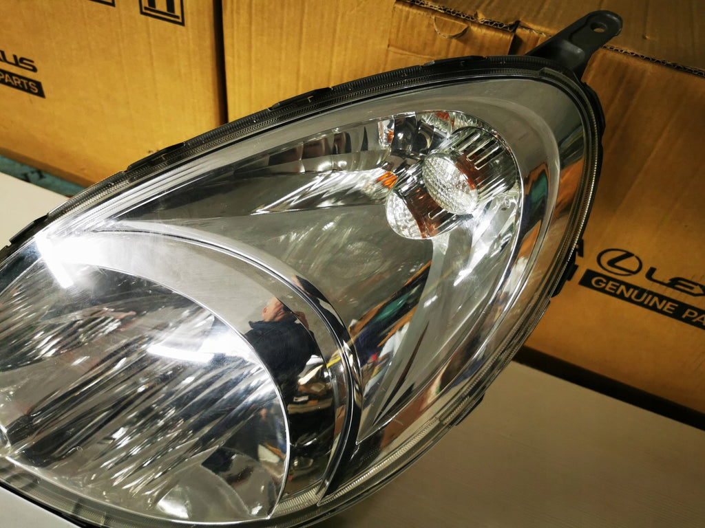 Frontscheinwerfer Toyota Yaris Verso E42010146 Links Scheinwerfer Headlight