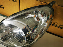 Load image into Gallery viewer, Frontscheinwerfer Toyota Yaris Verso E42010146 Links Scheinwerfer Headlight