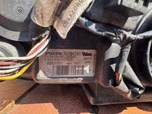 Load image into Gallery viewer, Frontscheinwerfer Volvo V70 S60 LP05092 Xenon Rechts Scheinwerfer Headlight SCH5632317186hr