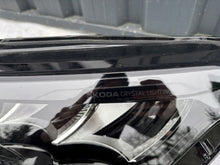 Laden Sie das Bild in den Galerie-Viewer, Frontscheinwerfer Skoda Enyaq 5LB941015F LED Links Scheinwerfer Headlight