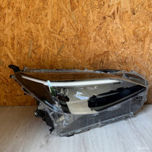 Laden Sie das Bild in den Galerie-Viewer, Frontscheinwerfer Toyota Yaris Cross Full LED Ein Satz Scheinwerfer Headlight SCH1236725391ja