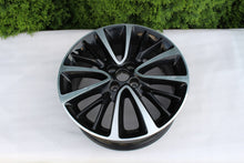 Laden Sie das Bild in den Galerie-Viewer, 1x Alufelge 17 Zoll 7.0&quot; 4x100 44ET Glanz Silber 13402972 13445918 Opel Corsa E