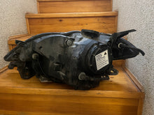 Laden Sie das Bild in den Galerie-Viewer, Frontscheinwerfer Honda Frv Fr-V Xenon Rechts Scheinwerfer Headlight