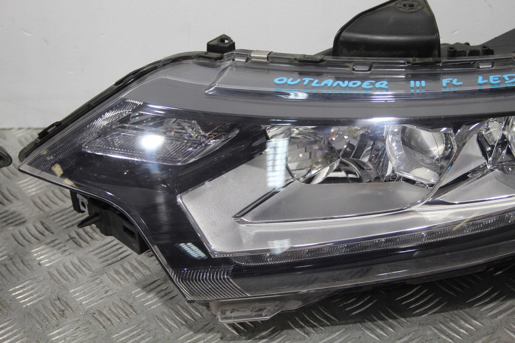Frontscheinwerfer Mitsubishi Outlander III LED Ein Stück (Rechts oder Links) SCH6113213436no