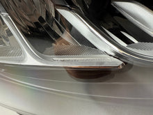 Laden Sie das Bild in den Galerie-Viewer, Frontscheinwerfer Mercedes-Benz A1779066304 LED Ein Satz Scheinwerfer Headlight SCH3566921770ym