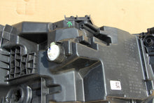 Laden Sie das Bild in den Galerie-Viewer, Frontscheinwerfer Renault 260609504R Links Scheinwerfer Headlight SCH2309551445vz