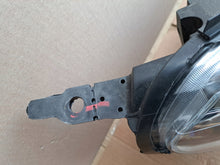 Load image into Gallery viewer, Frontscheinwerfer Toyota Proace 980858118000 Rechts Scheinwerfer Headlight SCH2936145656db