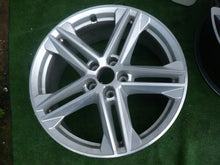 Laden Sie das Bild in den Galerie-Viewer, 1x Alufelge 19 Zoll 8.0" 5x112 39ET 80A601025G- Audi Q5 Rim Wheel FEL1767307555yq