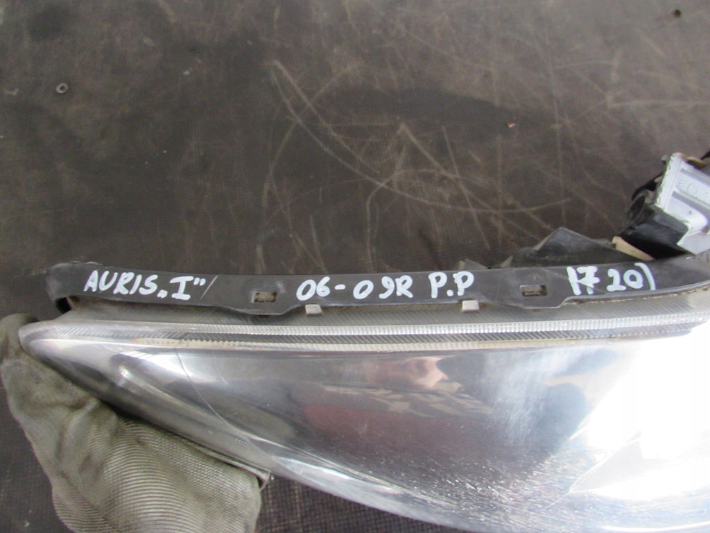 Frontscheinwerfer Toyota Auris 81110-02520 Rechts Scheinwerfer Headlight