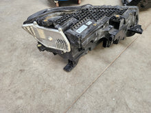 Laden Sie das Bild in den Galerie-Viewer, Frontscheinwerfer VW Caddy Links Scheinwerfer Headlight SCH3956730811da
