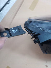 Laden Sie das Bild in den Galerie-Viewer, Frontscheinwerfer Ford Kuga III LV4B13E015FH Links Scheinwerfer Headlight SCH5672182786sa