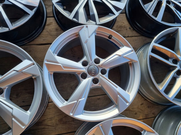 4x Alufelge 18 Zoll 8.0" 5x112 39ET Glanz 4K0601025 Audi Rim Wheel FEL5204035170nu