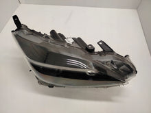 Laden Sie das Bild in den Galerie-Viewer, Frontscheinwerfer Toyota Yaris Cross Full LED Rechts Scheinwerfer Headlight SCH8012413456vy
